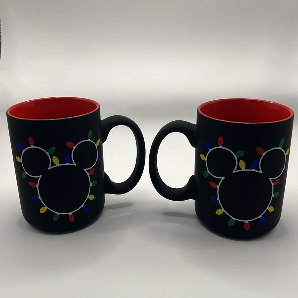 🎄 Disney Mickey Mouse Christmas Lights Coffee Mug 🎄 - Picture 2 of 5